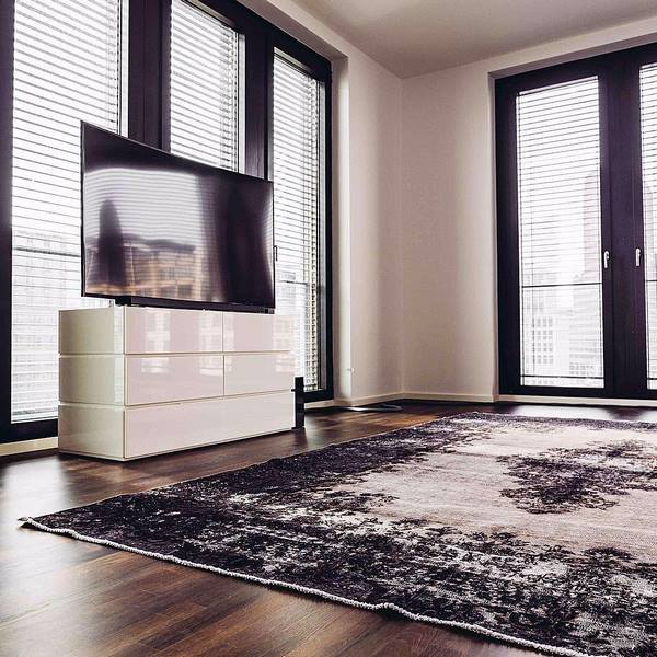 how to use vintage carpets in modern interiors