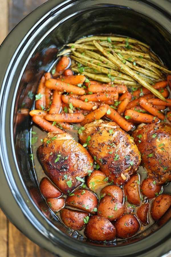 slow cooker honey and garlic chicken with vegetables