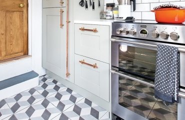 Top-15-kitchen-flooring-options-floor-tiles-geometric-pattern