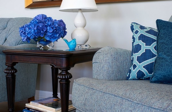 Monochromatic color palette in living room design and decor
