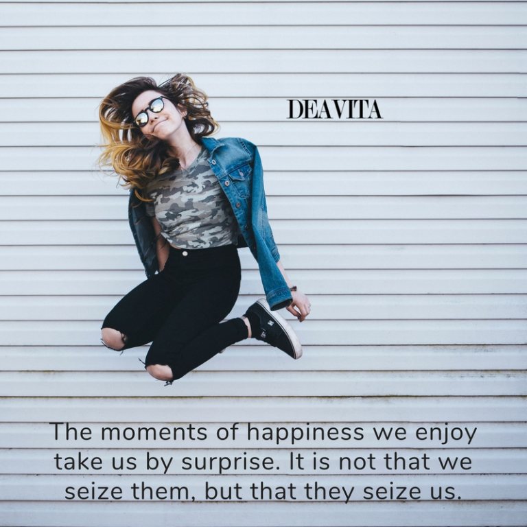 cool sayings about the moments of happiness