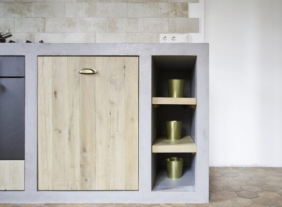 custom-made-concrete-kitchen-cabinets-and-wood-doors-in-modern-kitchen