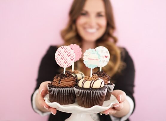 10-Quick-and-easy-DIY-cupcake-toppers-tutorials