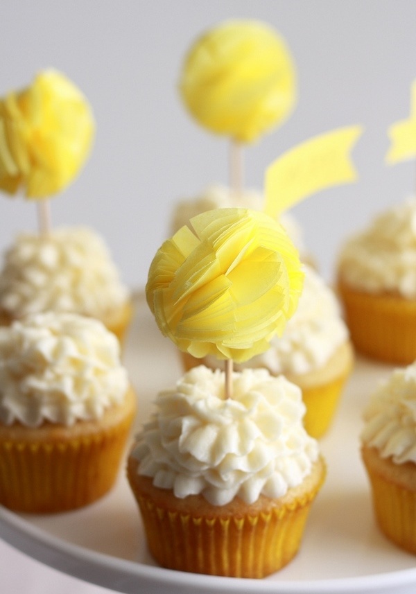 how to make tissue paper pom pom DIY cupcake decoration ideas