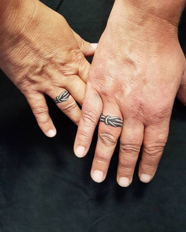 wedding-ring-tattoos-for-couples-creative-design-ideas