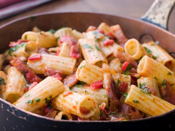 Rigatoni with tomato and pancetta quick and easy pasta recipes