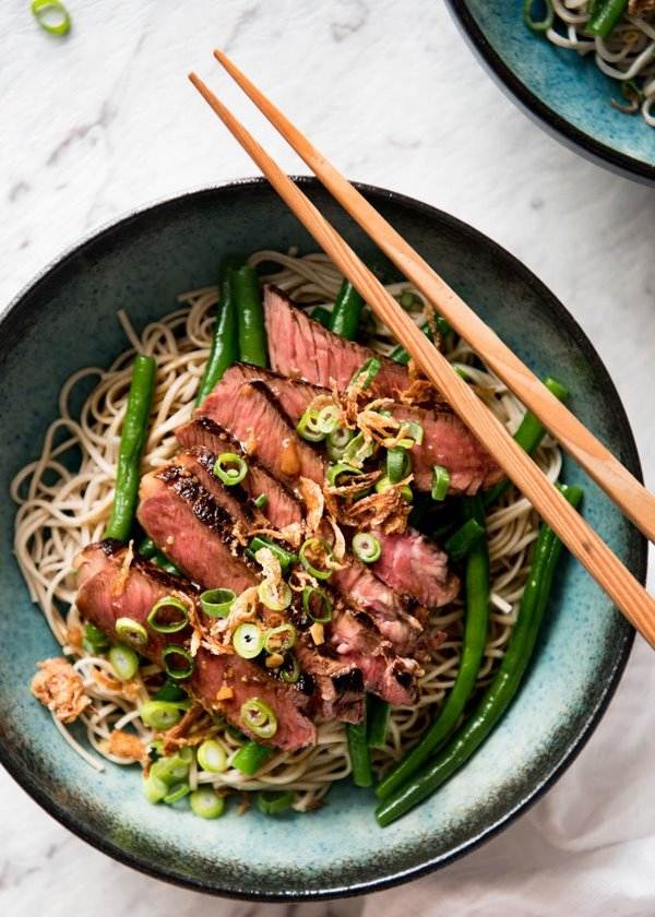Soba noodle bowls with beef and beans