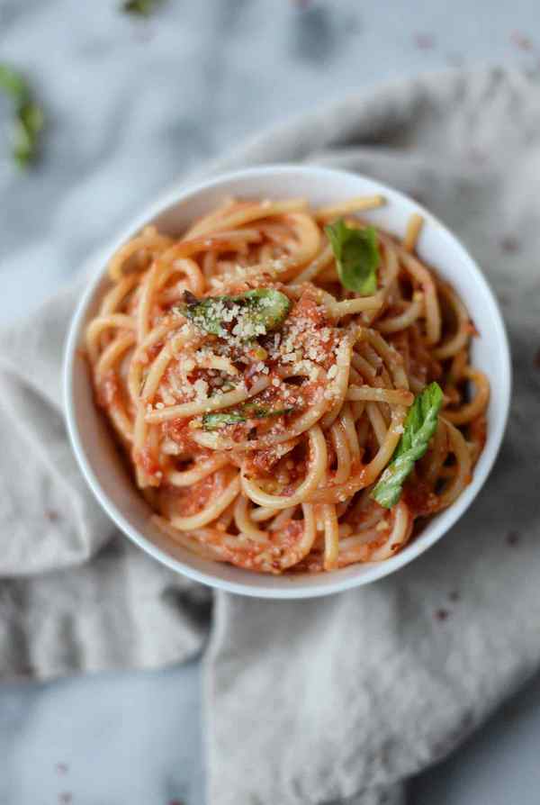 easy tomato sauce with spaghetti vegan recipes
