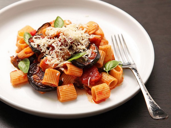 vegan recipes pasta alla norma with eggplant
