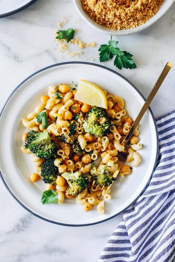 vegetarian broccoli and chickpea pasta recipe