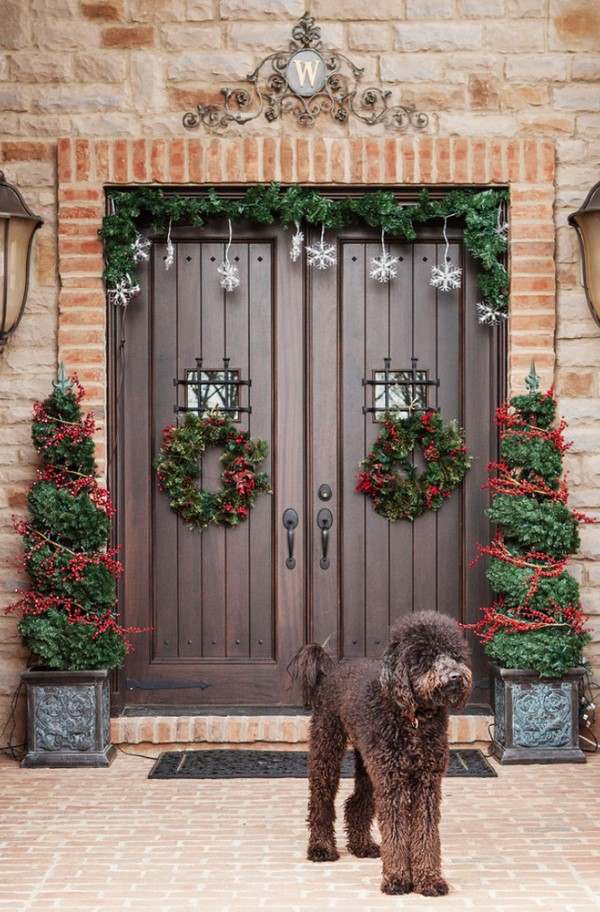 Christmas decorating ideas for front porch garlands and wreaths