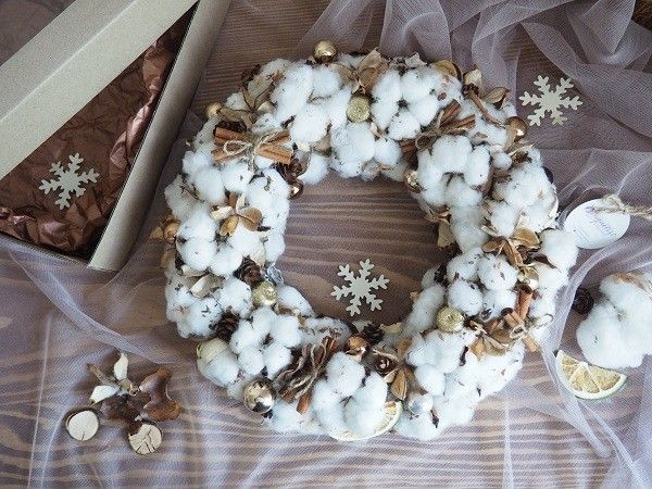 DIY christmas decorations ideas wreath with cotton