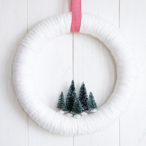 Winter Wonderland yarn wreath front door ideas