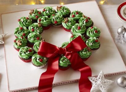 christmas-cupcake-wreath-festive-desserts-ideas