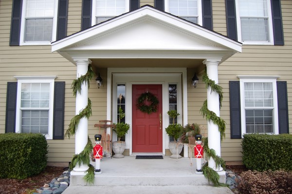 christmas decorating ideas front door house entrance columns
