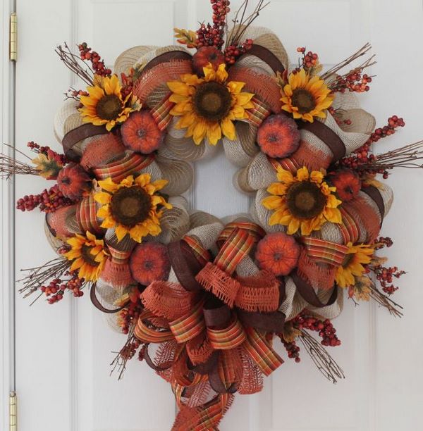 deco mesh and sunflowers wreath for thanksgiving front door decor ideas