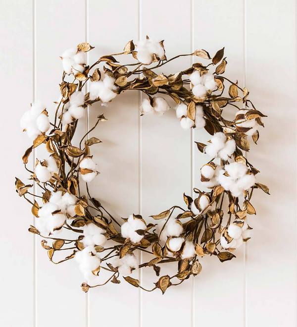 easy DIY decor ideas cotton wreath from stems