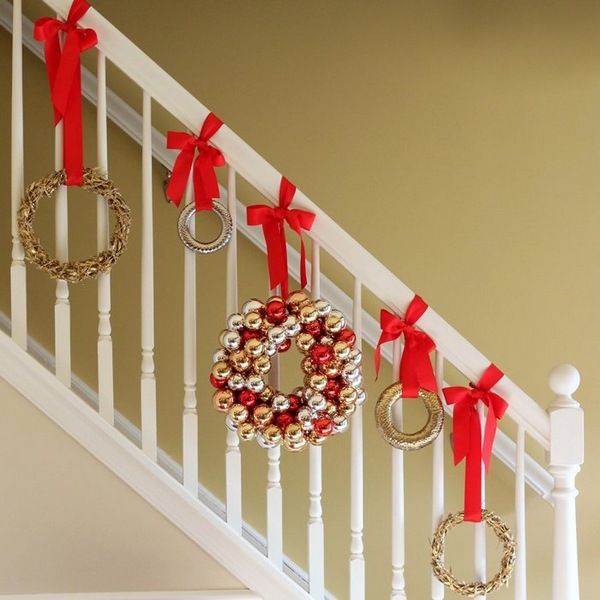 how to hang wreaths on banisters for christmas DIY hanger ideas