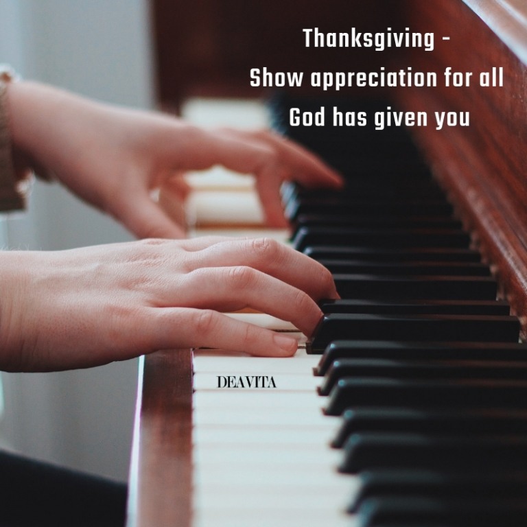 short inspiring Thanksgiving quotes and sayings with photos