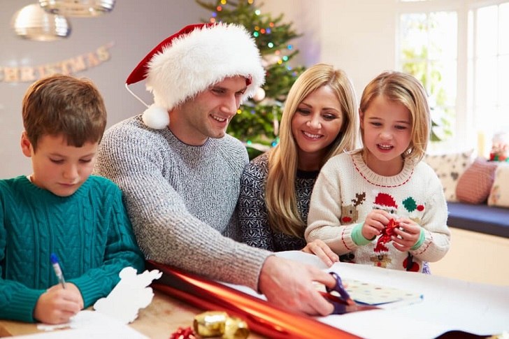 Fun and cheap Christmas activities for children and adults
