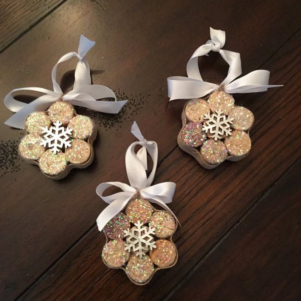 how to make tree ornaments from wine cork snowflakes 