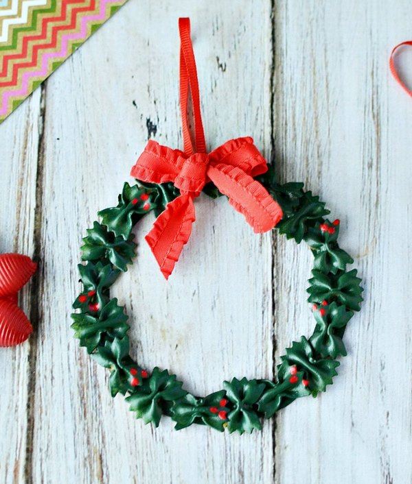 kids craft ideas fun Christmas activities pasta wreath