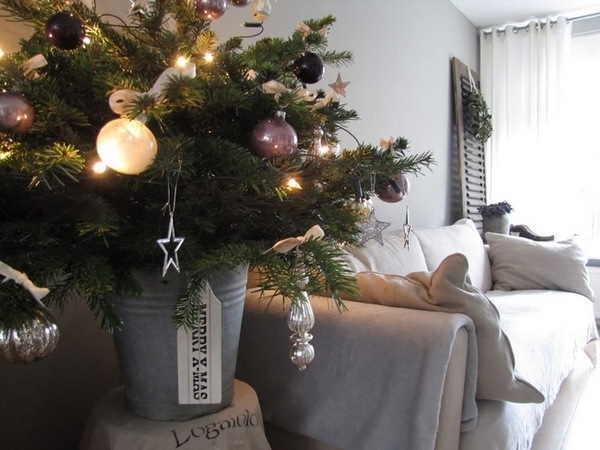 last minute diy christmas decorating ideas tree in a bucket