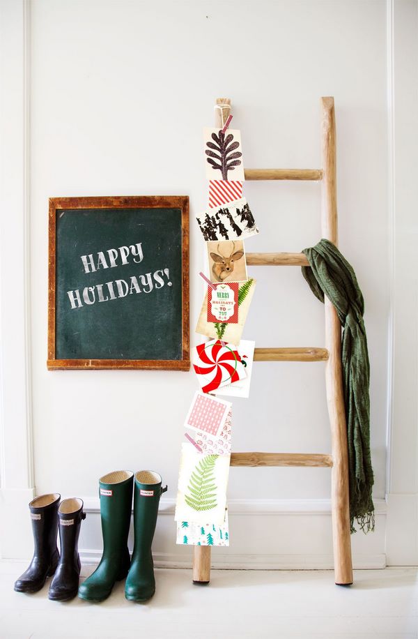 quick and easy last minute Christmas decorating ideas ladder and drawings