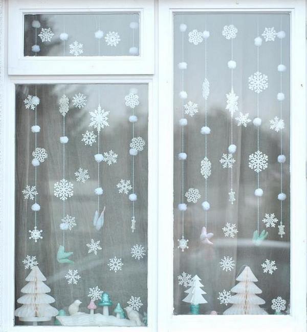 quick christmas window decorating ideas silhouettes snowflake garlands