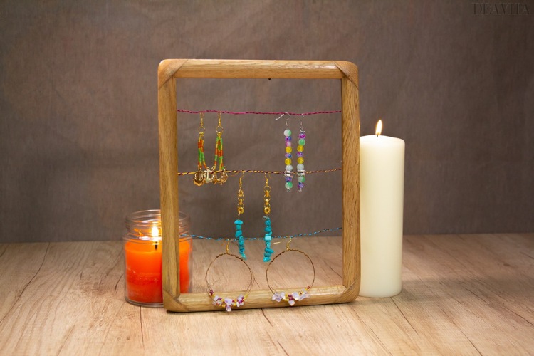 DIY Jewelry holder from photo frame and wire