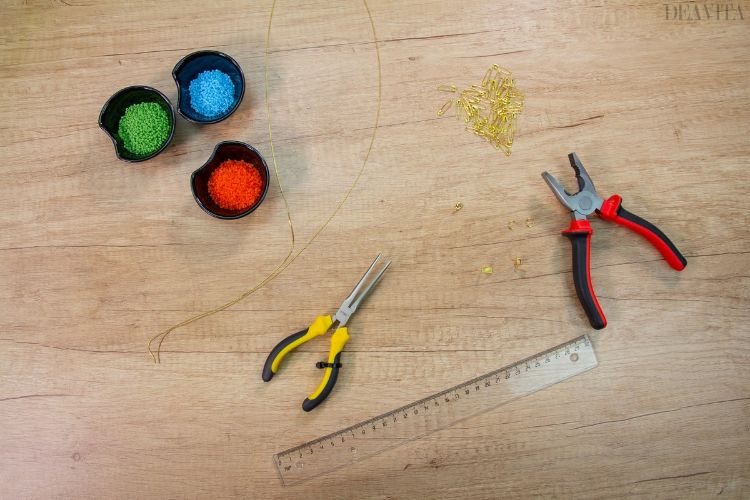 DIY ethnic neclace safety pins and seed beads materials