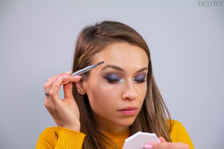 DIY makeup tutorial apply eyebrow gel