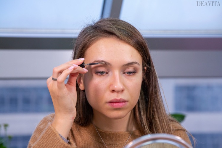 DIY wedding makeup tutorial apply eyebrow gel