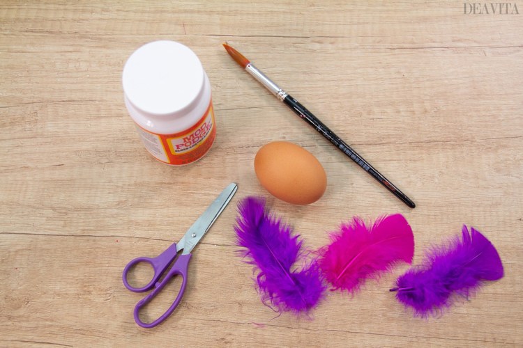 How to decorate Easter eggs with feathers materials needed