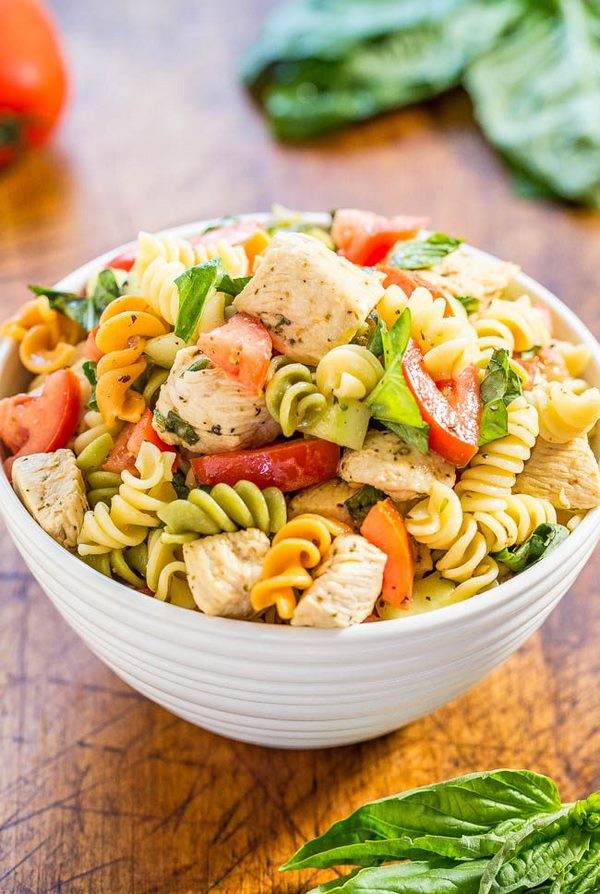 pasta chicken and vegetables salad