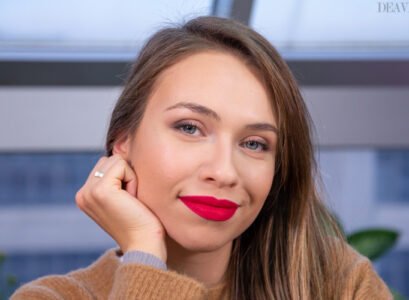 Wedding-makeup-ideas-for-blue-eyes-brown-eye-shadow-and-red lips-