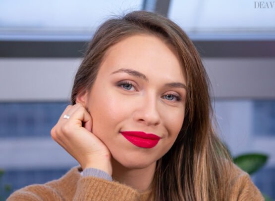 Wedding-makeup-ideas-for-blue-eyes-brown-eye-shadow-and-red lips-