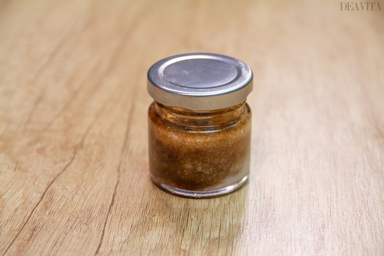 Chocolate Lip Scrub with cocoa and coconut butter