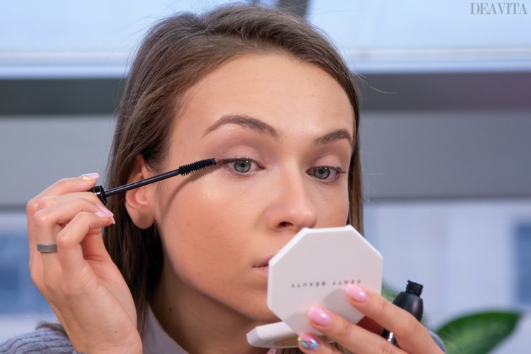 makeup tutorial step by step apply mascara