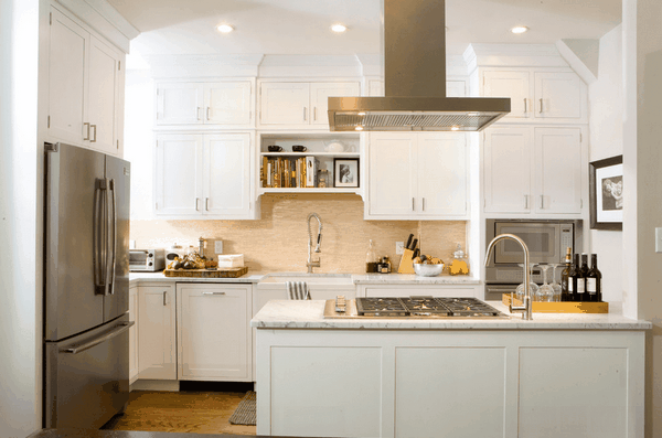 small kitchen design white island with cooktop