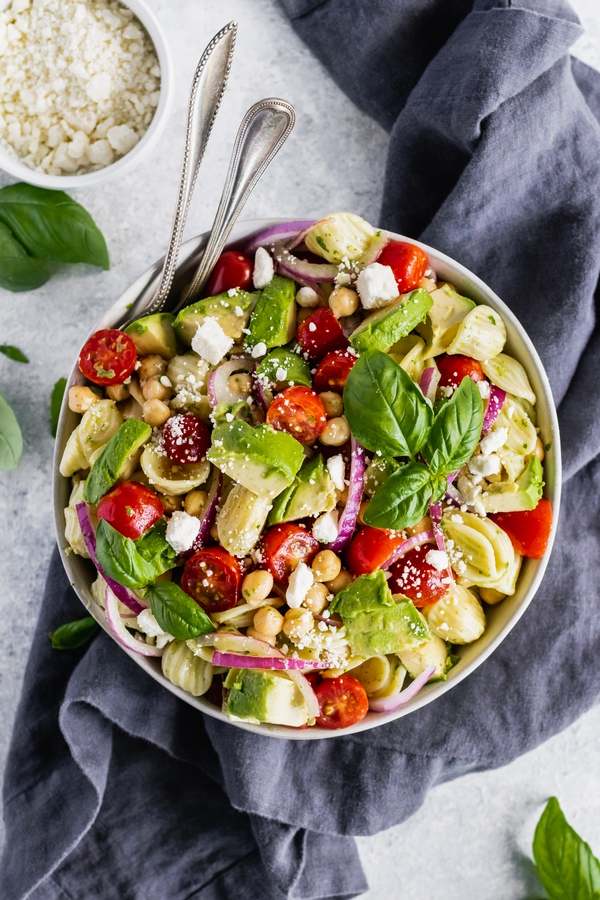 vegetarian pasta salad with avocado tomatoes and chickpea