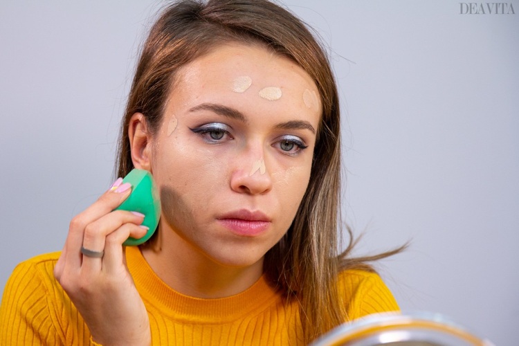 Apply foundation with a makeup sponge