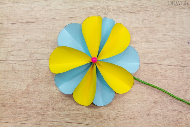 DIY Paper flowers kids birthday decor ideas yellow blue
