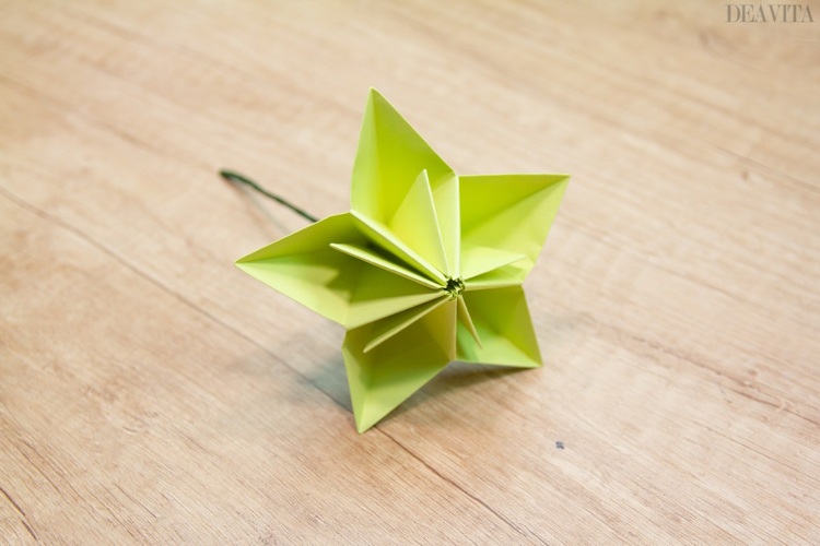 DIY Paper flowers simple origami blossom