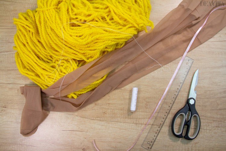 DIY Rapunzel hair from yarn materials