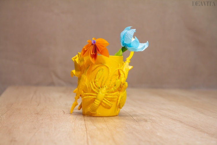 DIY vase ideas with figures of sea animals