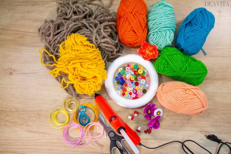 Easter craft ideas DIY yarn wreath materials