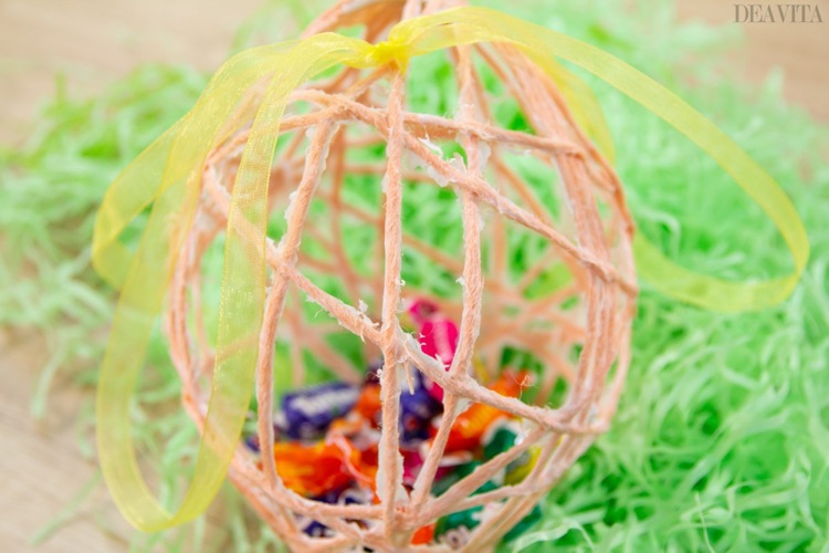 How to make a string egg Easter craft ideas