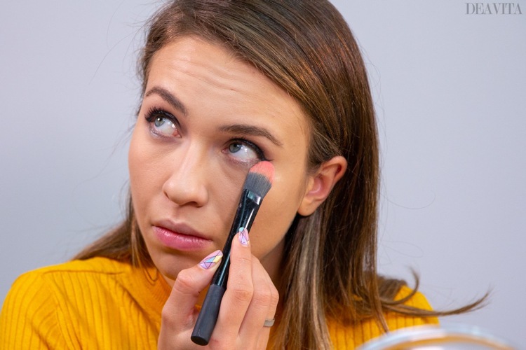 Set concealer with powder Silver halo eye makeup tutorial 