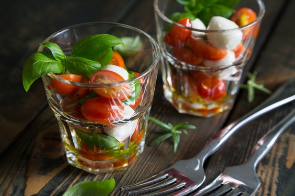 caprese salad in a glass verrine recipes